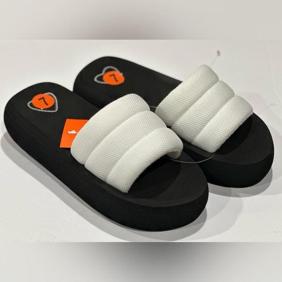 Rocket Dog - Splash Jones Mesh Fabric Flip Flops - Women's Size 7 - Picture 6 of 10